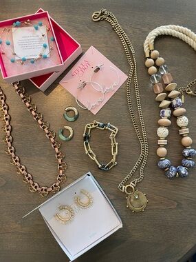 Stella & Dot ALL 8 PIECES- Necklaces, Earrings, and Bracelet